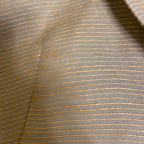 Gorgeous Akris Linen and silk blazer in mint. - Picture 2 of 3